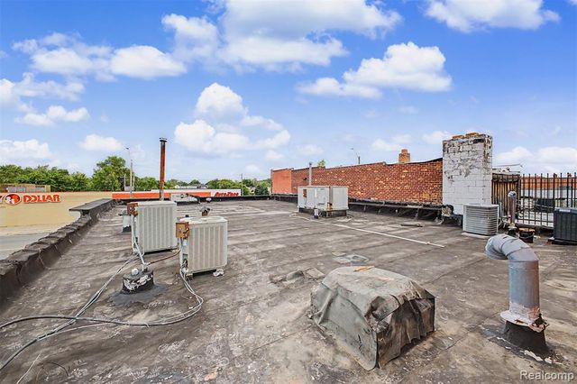 19323 W Warren Avenue, Detroit, MI 48228