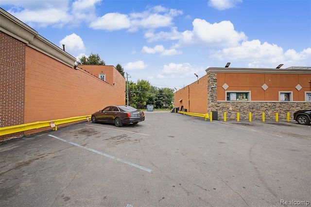 19323 W Warren Avenue, Detroit, MI 48228