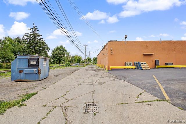 19323 W Warren Avenue, Detroit, MI 48228