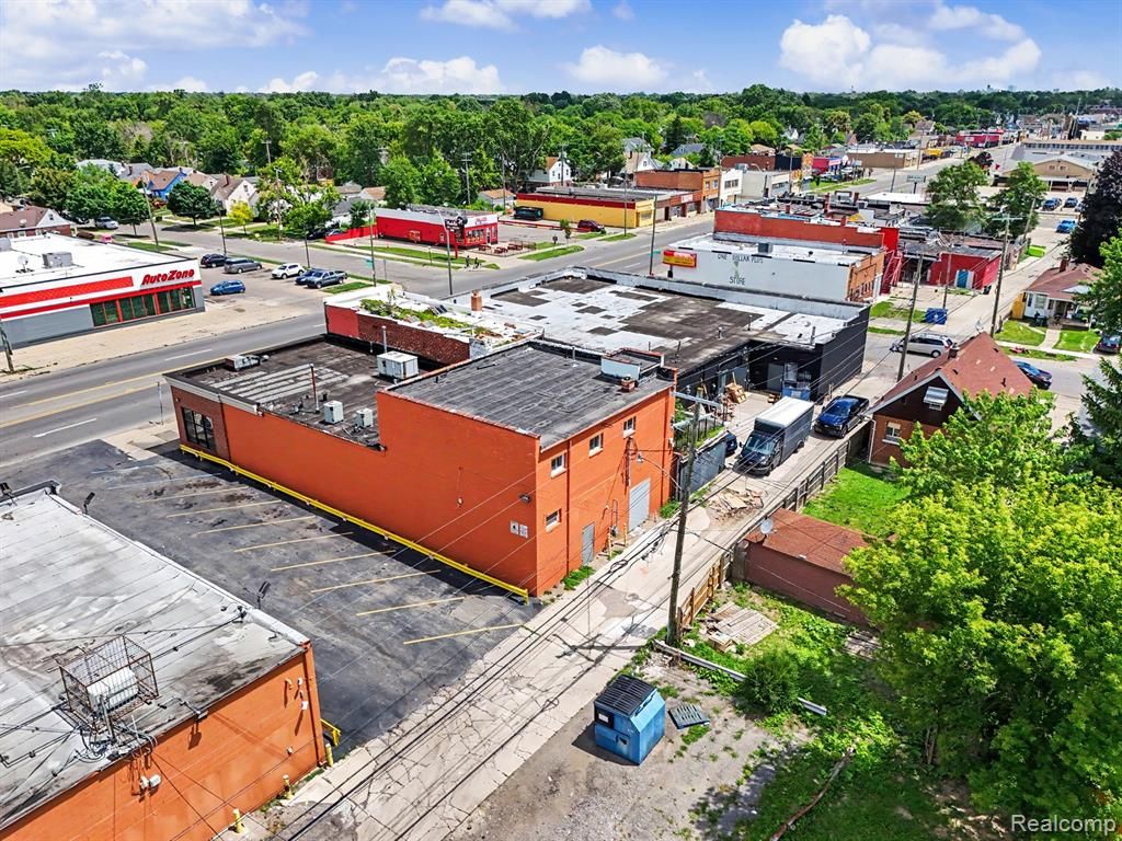 19323 W Warren Avenue, Detroit, MI 48228