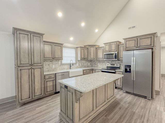 122 Mazie Dr, Lafayette, TN 37083