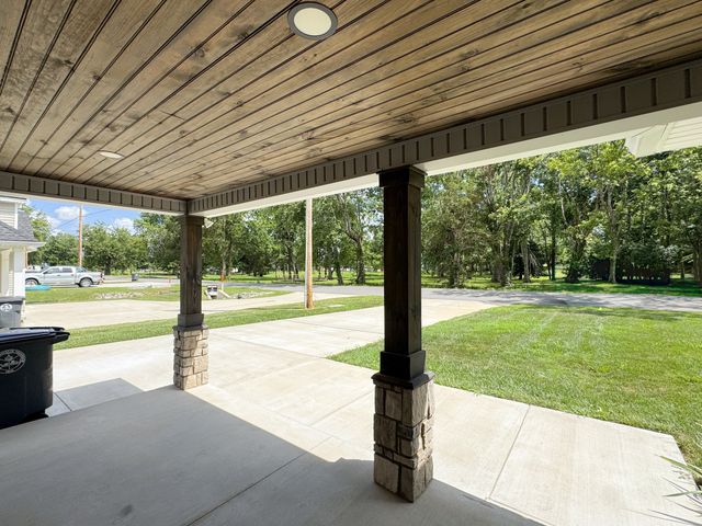122 Mazie Dr, Lafayette, TN 37083