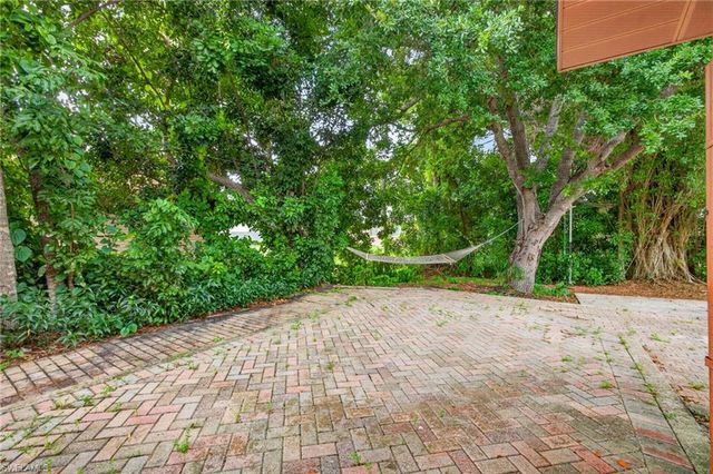 17565 Lee RD, Fort Myers, FL 33967