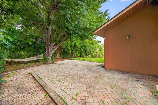 17565 Lee RD, Fort Myers, FL 33967