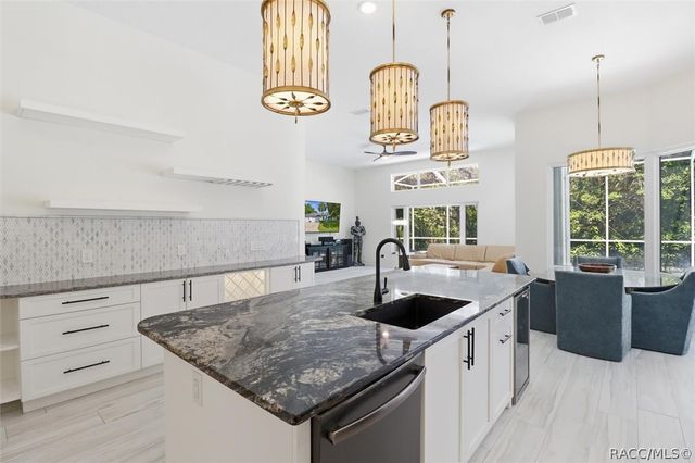21 Fiddlewood Court, Homosassa, FL 34446