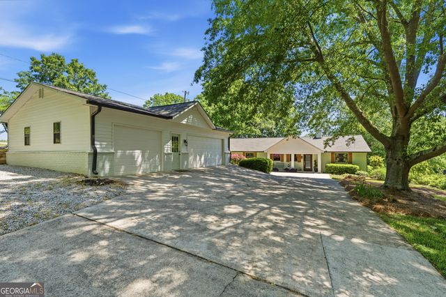 118 Hickory Point, Buckhead, GA 30625