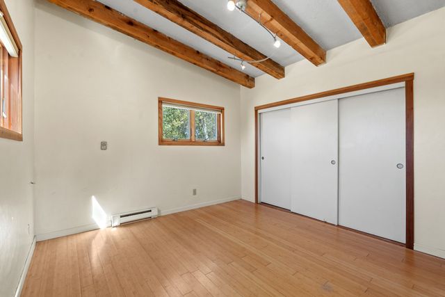 10 Avenida Hermosa, Santa Fe, NM 87507