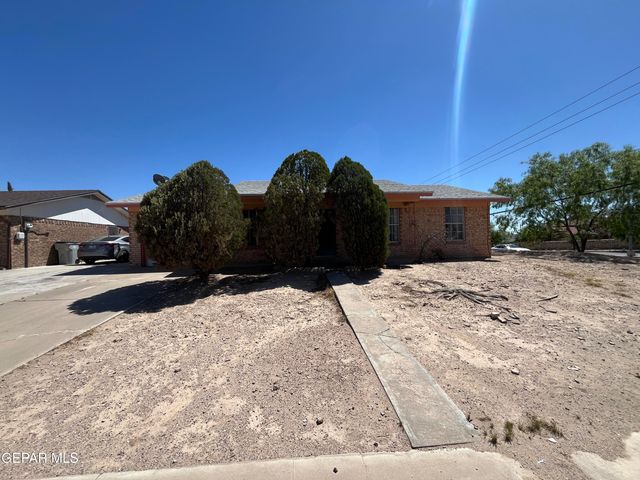 11470 ED MERRINS Drive, El Paso, TX 79936
