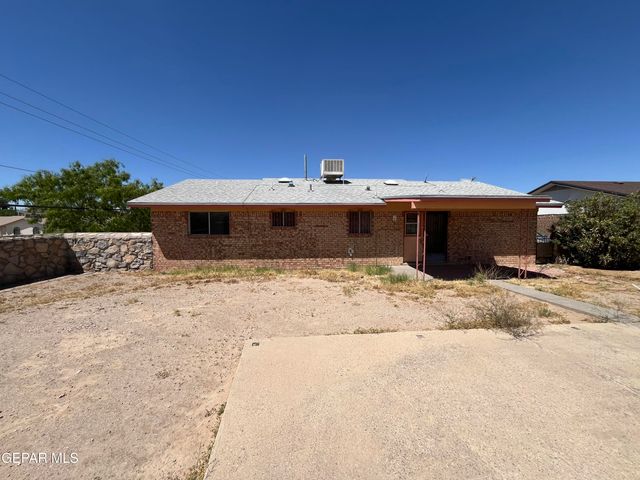 11470 ED MERRINS Drive, El Paso, TX 79936