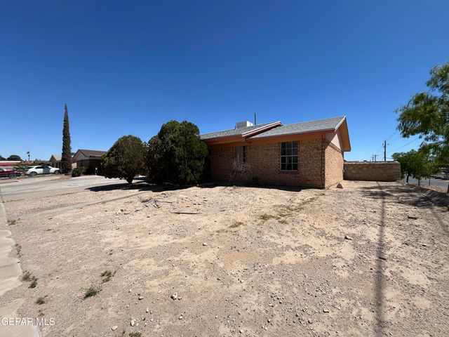 11470 ED MERRINS Drive, El Paso, TX 79936