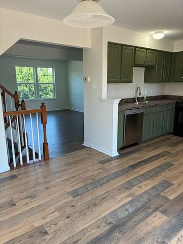 1096 Sparrow Way, Upper Macungie Twp, PA 18031