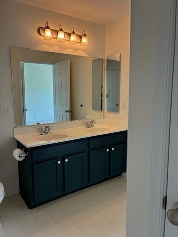 1096 Sparrow Way, Upper Macungie Twp, PA 18031