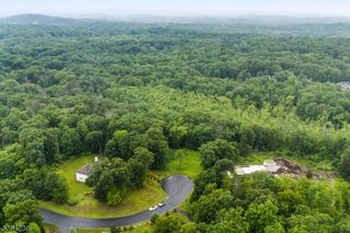 19 Lourdes Ct, Andover Twp., NJ 07821