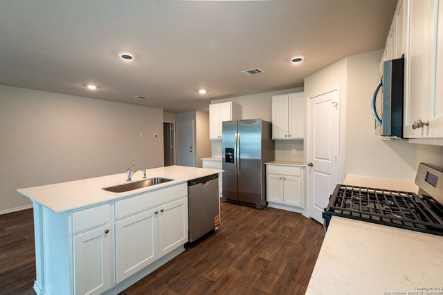 1152 Andean Emerald, San Antonio, TX 78253