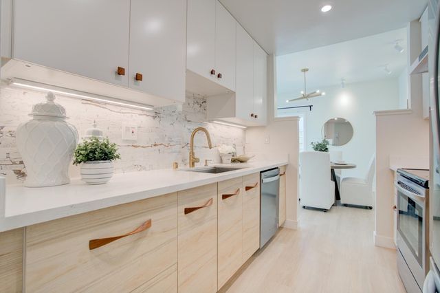 2271 Armada Way, San Mateo, CA 94404