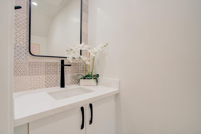 2271 Armada Way, San Mateo, CA 94404