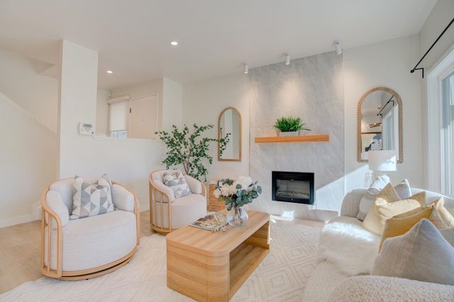 2271 Armada Way, San Mateo, CA 94404