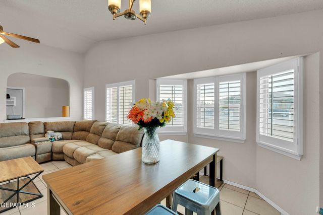 11701 FLOR DEL RIO Street, Socorro, TX 79927