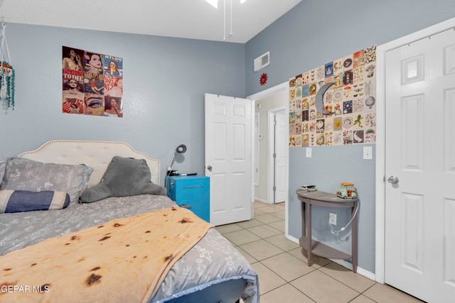 11701 FLOR DEL RIO Street, Socorro, TX 79927