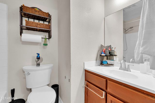 11701 FLOR DEL RIO Street, Socorro, TX 79927