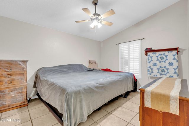 11701 FLOR DEL RIO Street, Socorro, TX 79927