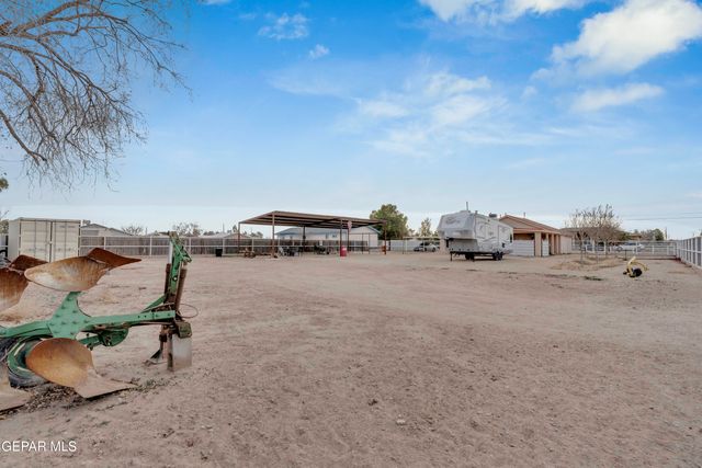 11701 FLOR DEL RIO Street, Socorro, TX 79927