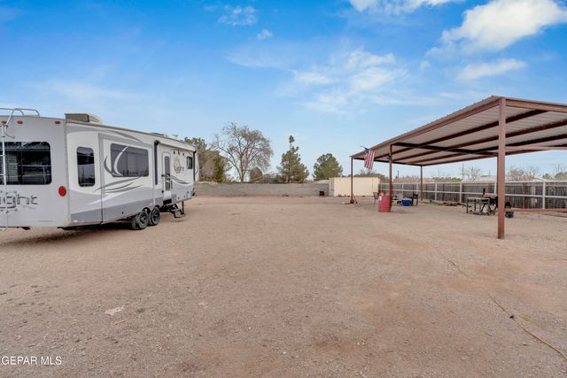 11701 FLOR DEL RIO Street, Socorro, TX 79927