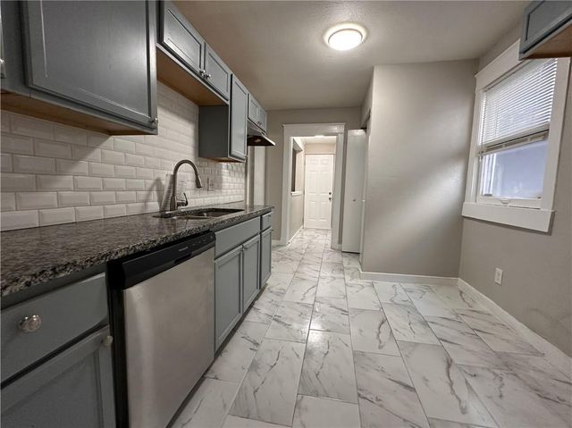 3622 College Avenue, Kansas City, MO 64128