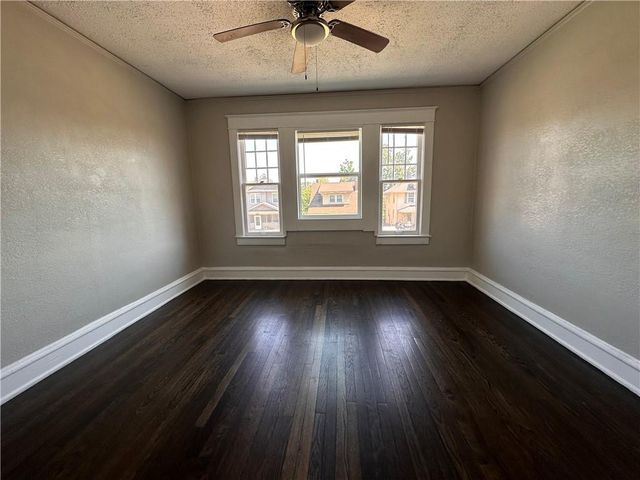 3622 College Avenue, Kansas City, MO 64128