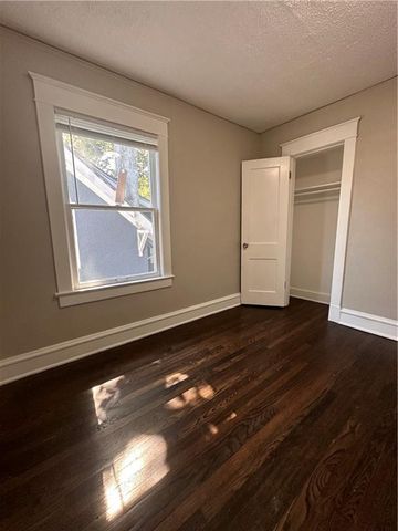 3622 College Avenue, Kansas City, MO 64128