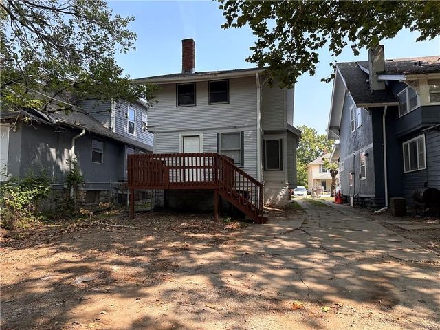 3622 College Avenue, Kansas City, MO 64128