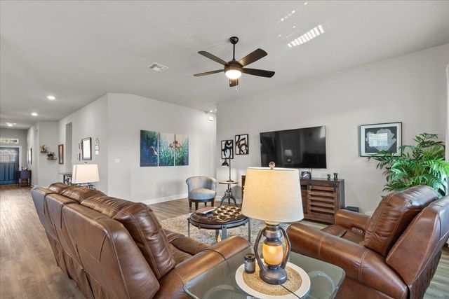 107 Freeman Day DR, Bastrop, TX 78602