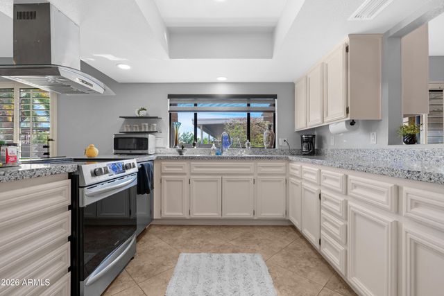 25821 S HOLLYGREEN Drive, Sun Lakes, AZ 85248