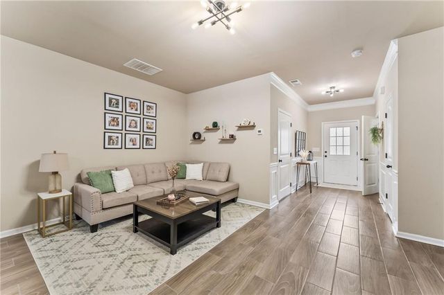 262 Valley Crossing, Canton, GA 30114