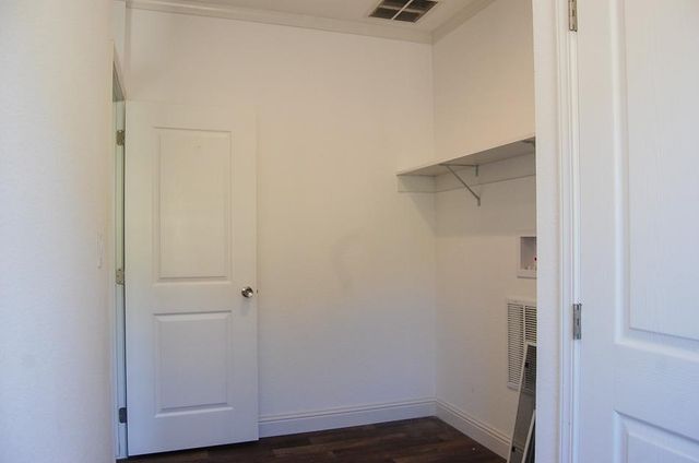 3106 Berkesey Ln, Valley Springs, CA 95252