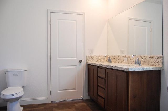 3106 Berkesey Ln, Valley Springs, CA 95252