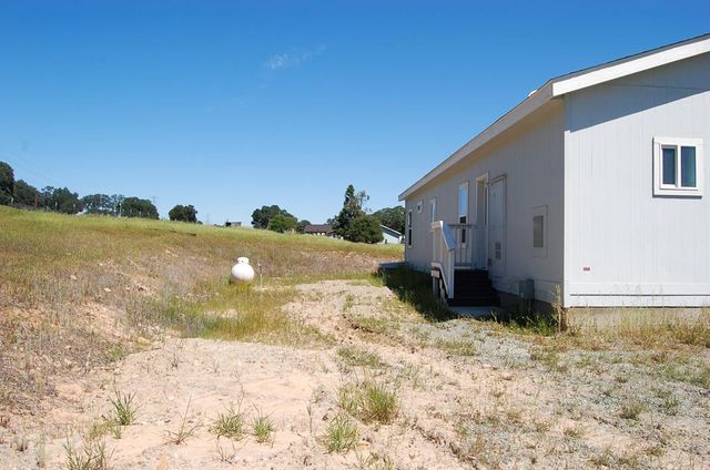 3106 Berkesey Ln, Valley Springs, CA 95252
