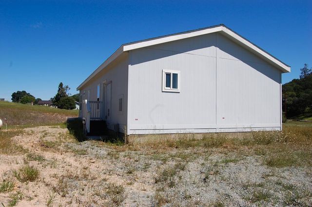 3106 Berkesey Ln, Valley Springs, CA 95252