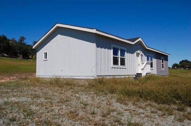 3106 Berkesey Ln, Valley Springs, CA 95252