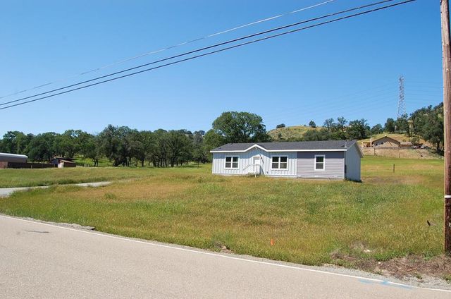 3106 Berkesey Ln, Valley Springs, CA 95252