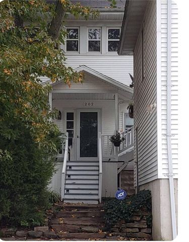 202 E Robertson Street, Ozark, MO 65721