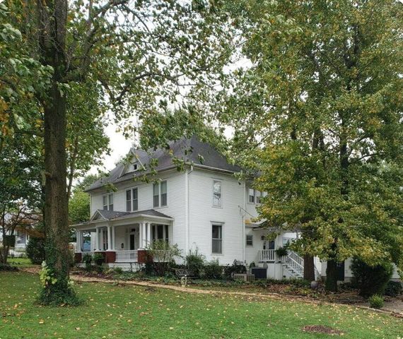 202 E Robertson Street, Ozark, MO 65721