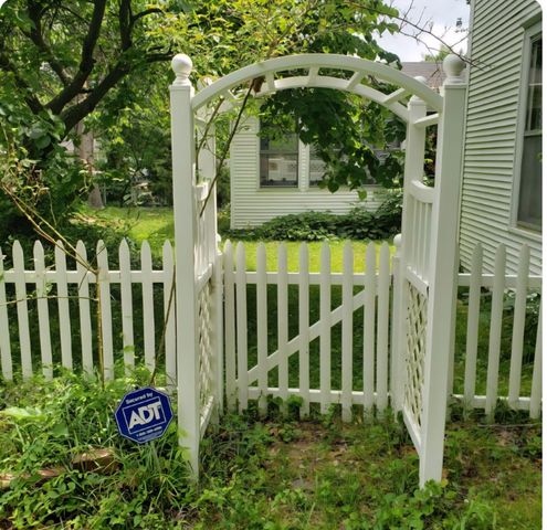 202 E Robertson Street, Ozark, MO 65721