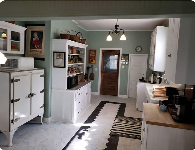 202 E Robertson Street, Ozark, MO 65721