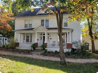 202 E Robertson Street, Ozark, MO 65721