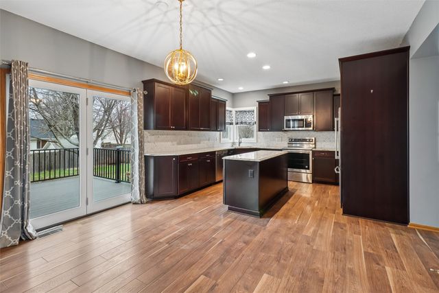 2013 NW Pleasant Street, Ankeny, IA 50023