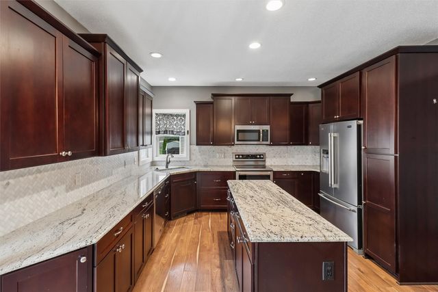 2013 NW Pleasant Street, Ankeny, IA 50023