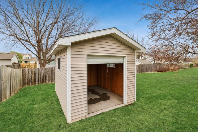 2013 NW Pleasant Street, Ankeny, IA 50023