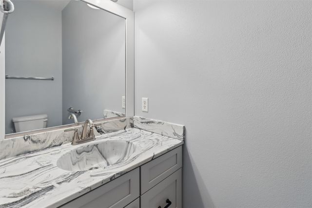 2013 NW Pleasant Street, Ankeny, IA 50023