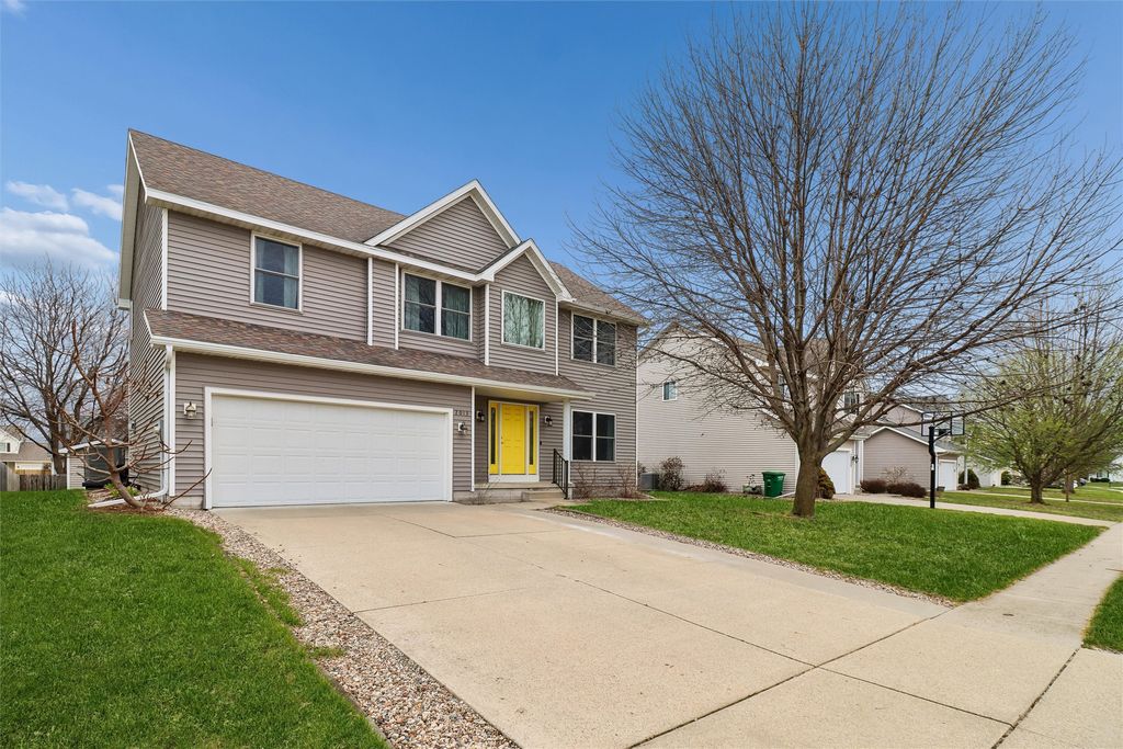 2013 NW Pleasant Street, Ankeny, IA 50023